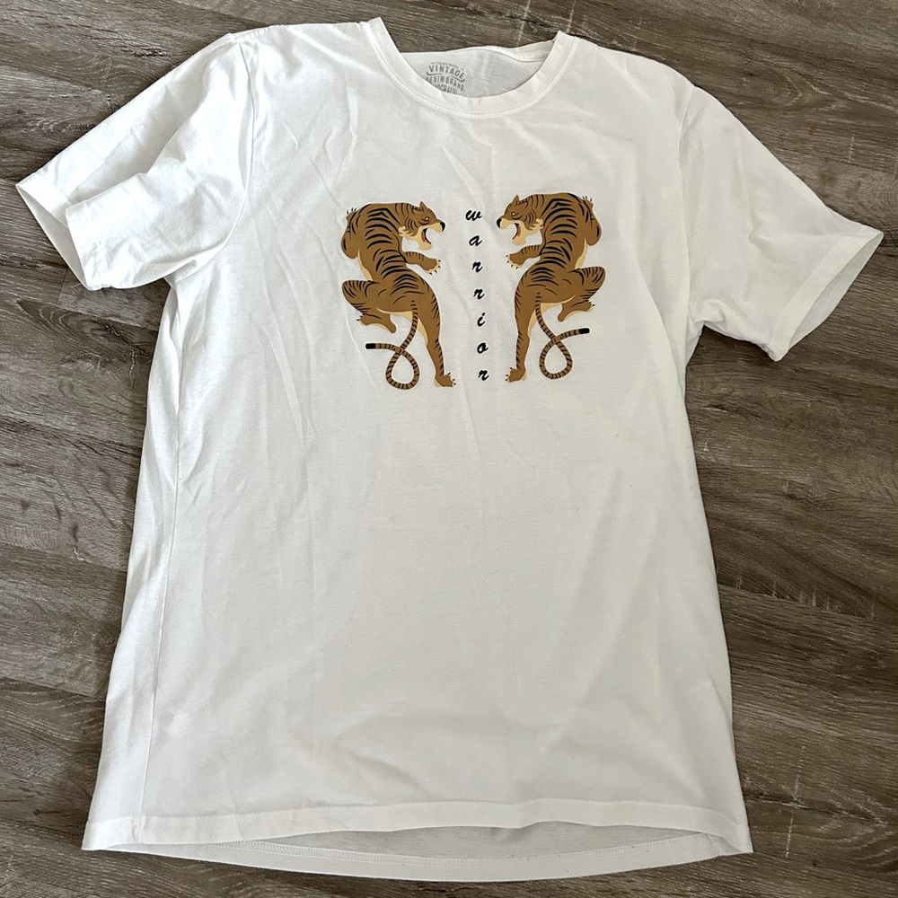 Oversized t-shirt with sign "warrior"